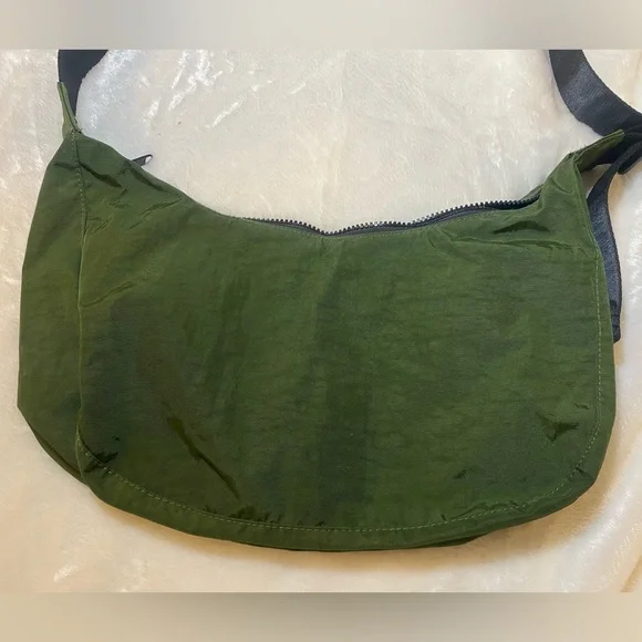 BAGGU Bay Laurel Medium Crescent Bag - Picture 11 of 15